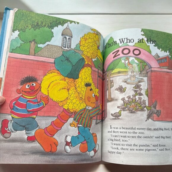 Sesame Street Hardbound In The City Book Vintage 1989 Volume 13 - Picture 6 of 9